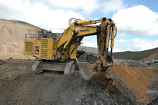 25 Komatsu PC3000