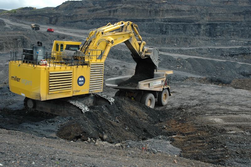 4 Komatsu PC 3000