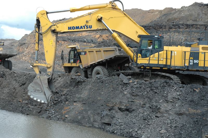 7 Komatsu PC1250