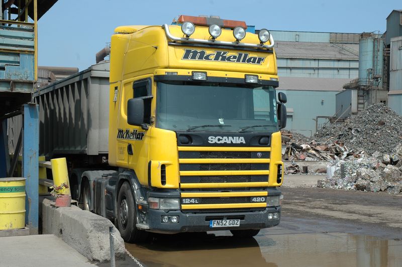 2 Scania 124L 420 arriving at the Thamesteel weighbridge