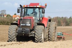 49917. CASE IH CVX1135 AND SULKY CULTIVATOR DRILL