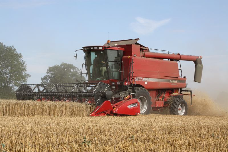 55781. CASE IH AXIAL-FLOW 2377