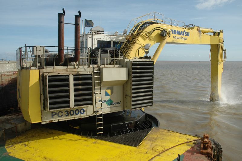 Komatsu PC3000 dredger 'Maricavor'