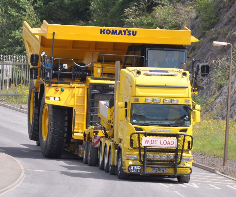 Komatsu 785 being transported